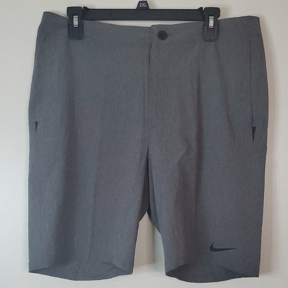 Mens Nike 9' Swim Board Shorts Size 32 Medium Grey Button Closure - Picture 1 of 11